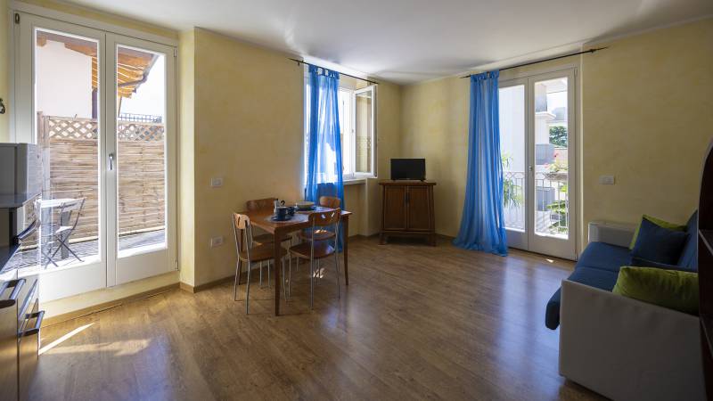 Villa-Bellaria-Bed-and-Breakfast-Riva-del-Garda-apartment-1-DSC0640