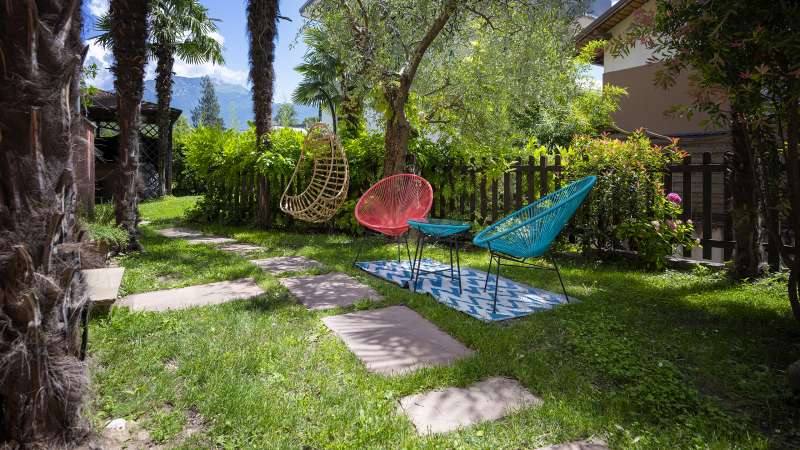 Villa-Bellaria-Bed-and-Breakfast-Riva-del-Garda-garden-breakfast-1-DSC0744